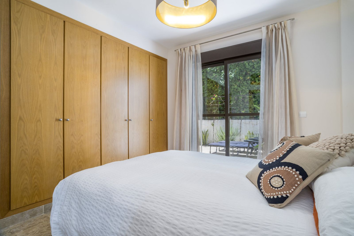 2 Bed Apartment for sale in Estepona Costa Del Sol, Málaga, Spain