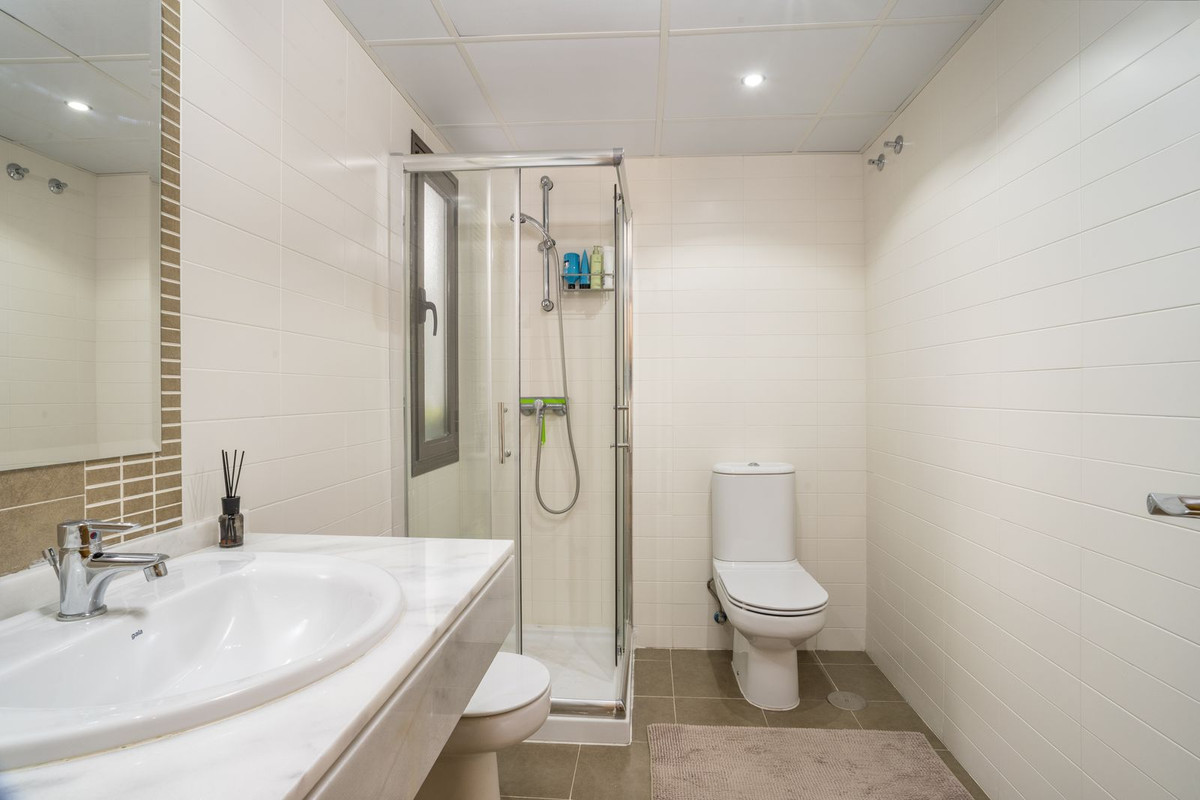 2 Bed Apartment for sale in Estepona Costa Del Sol, Málaga, Spain