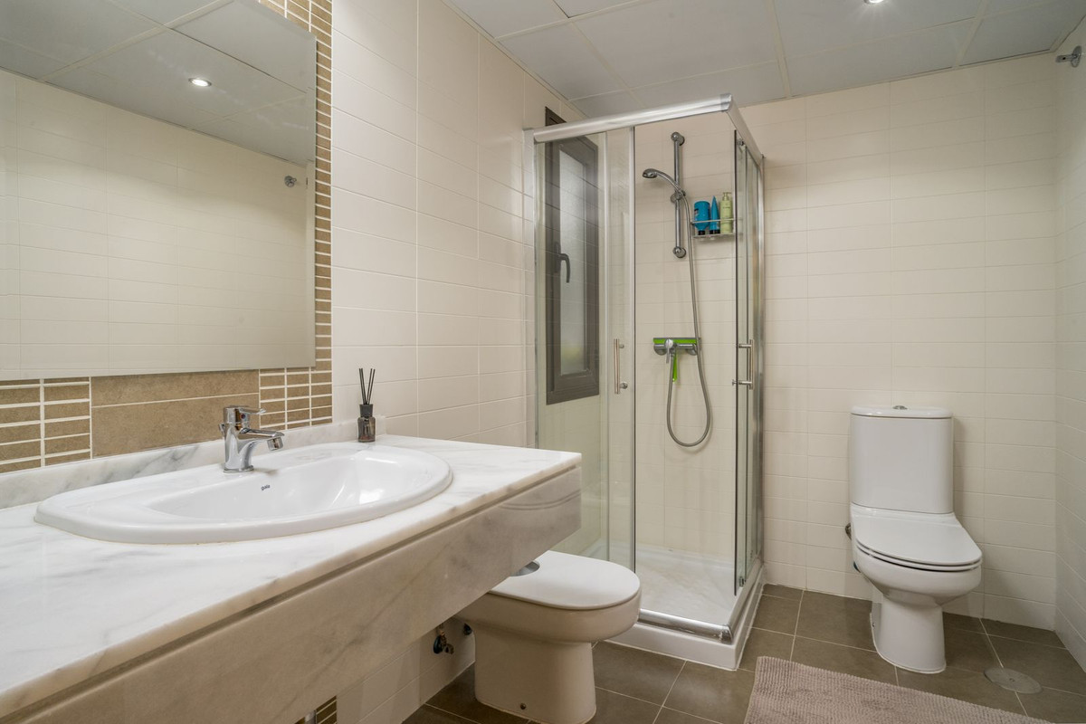 2 Bed Apartment for sale in Estepona Costa Del Sol, Málaga, Spain
