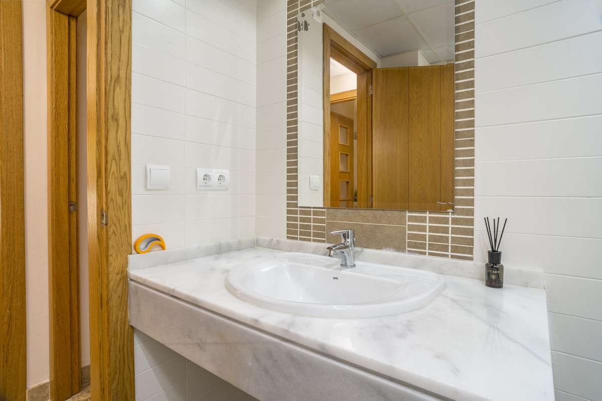 2 Bed Apartment for sale in Estepona Costa Del Sol, Málaga, Spain