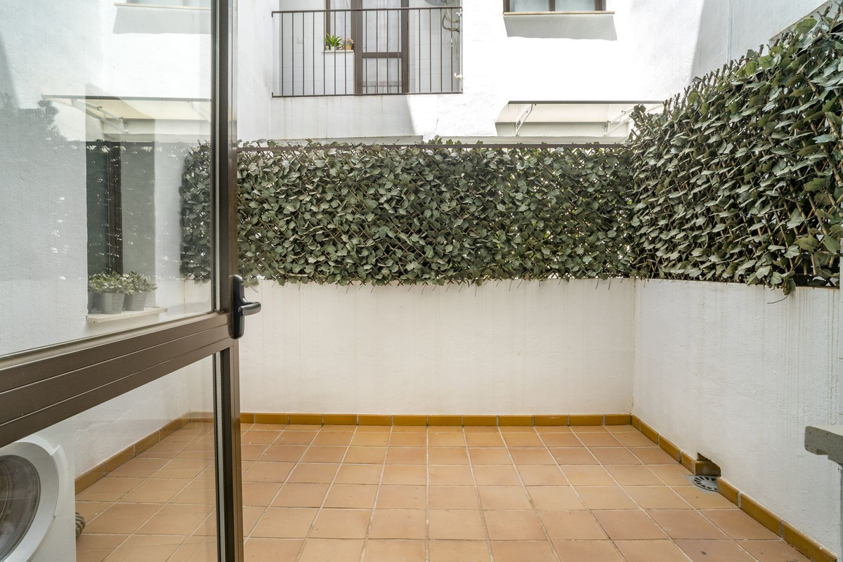 2 Bed Apartment for sale in Estepona Costa Del Sol, Málaga, Spain