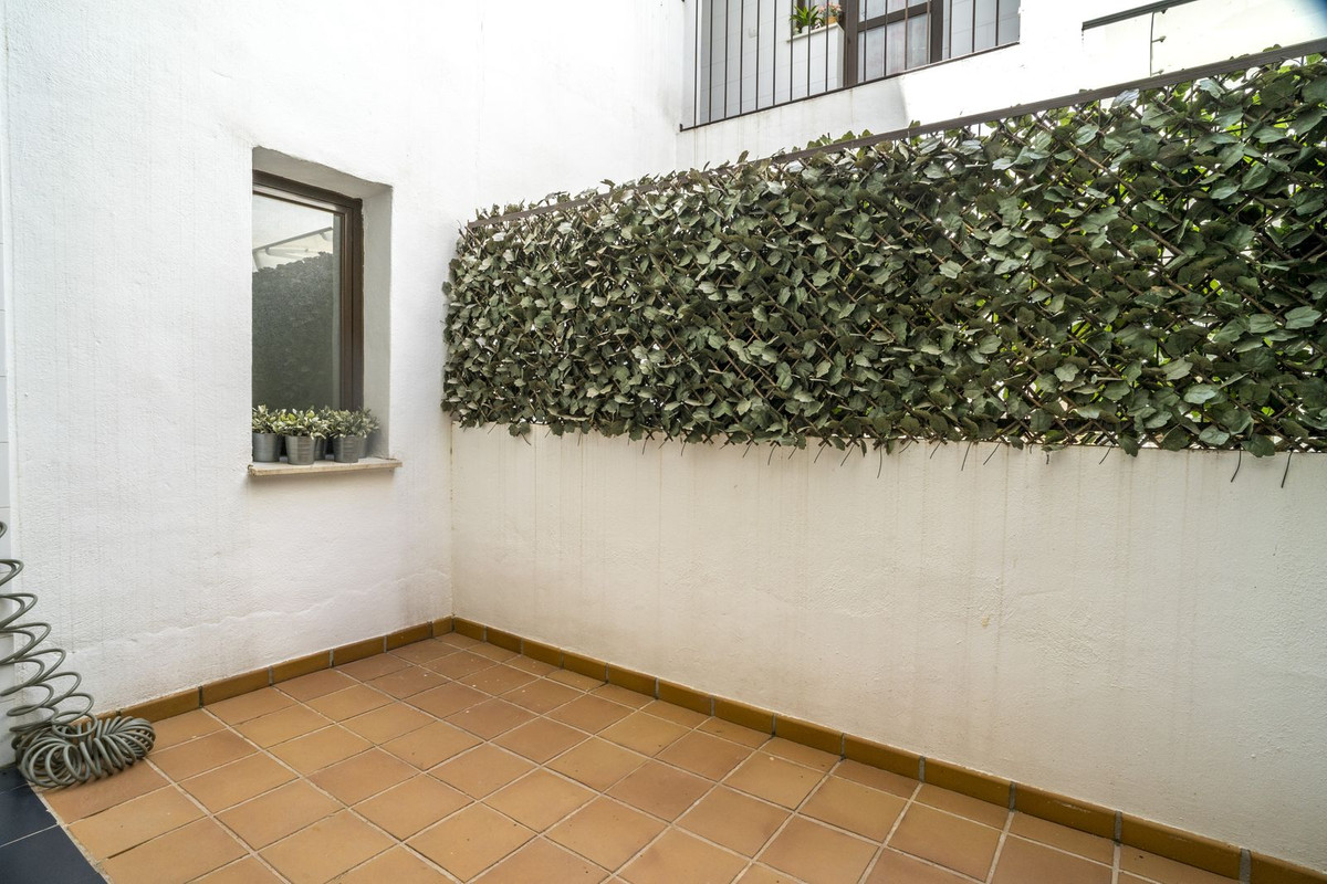 2 Bed Apartment for sale in Estepona Costa Del Sol, Málaga, Spain