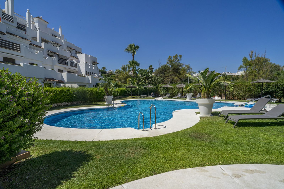 2 Bed Apartment for sale in Estepona Costa Del Sol, Málaga, Spain