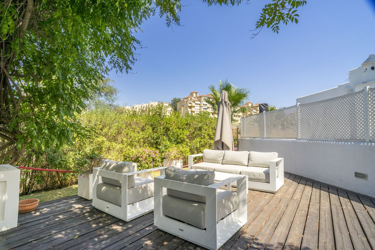 2 Bed Apartment for sale in Estepona Costa Del Sol, Málaga, Spain