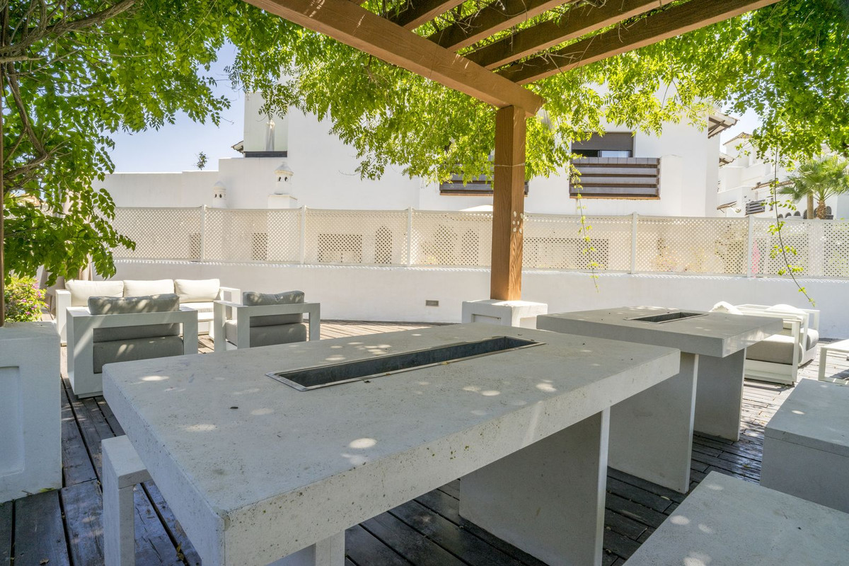 2 Bed Apartment for sale in Estepona Costa Del Sol, Málaga, Spain