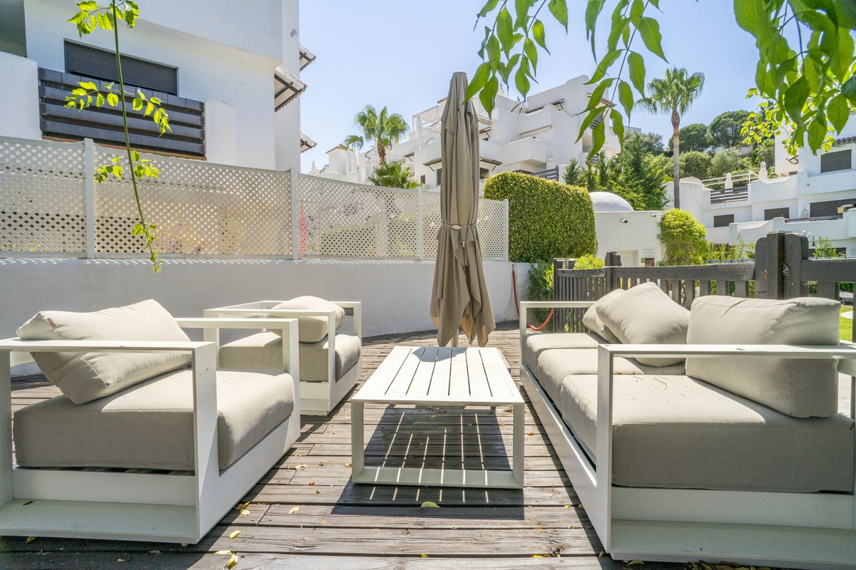 2 Bed Apartment for sale in Estepona Costa Del Sol, Málaga, Spain