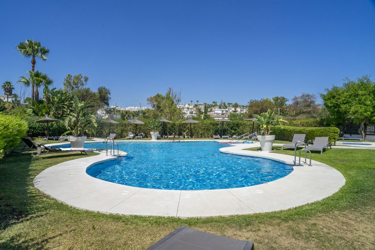 2 Bed Apartment for sale in Estepona Costa Del Sol, Málaga, Spain