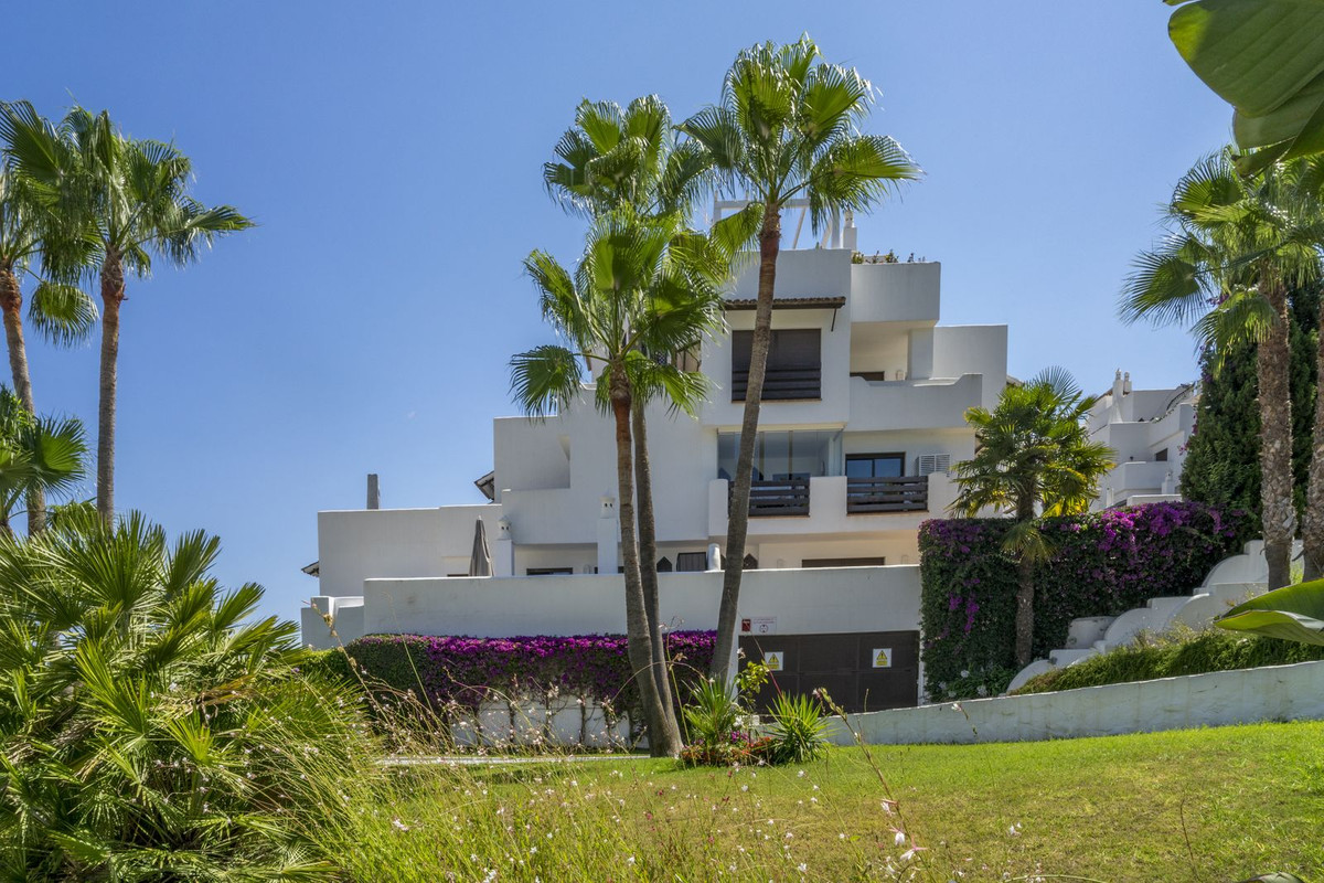 2 Bed Apartment for sale in Estepona Costa Del Sol, Málaga, Spain