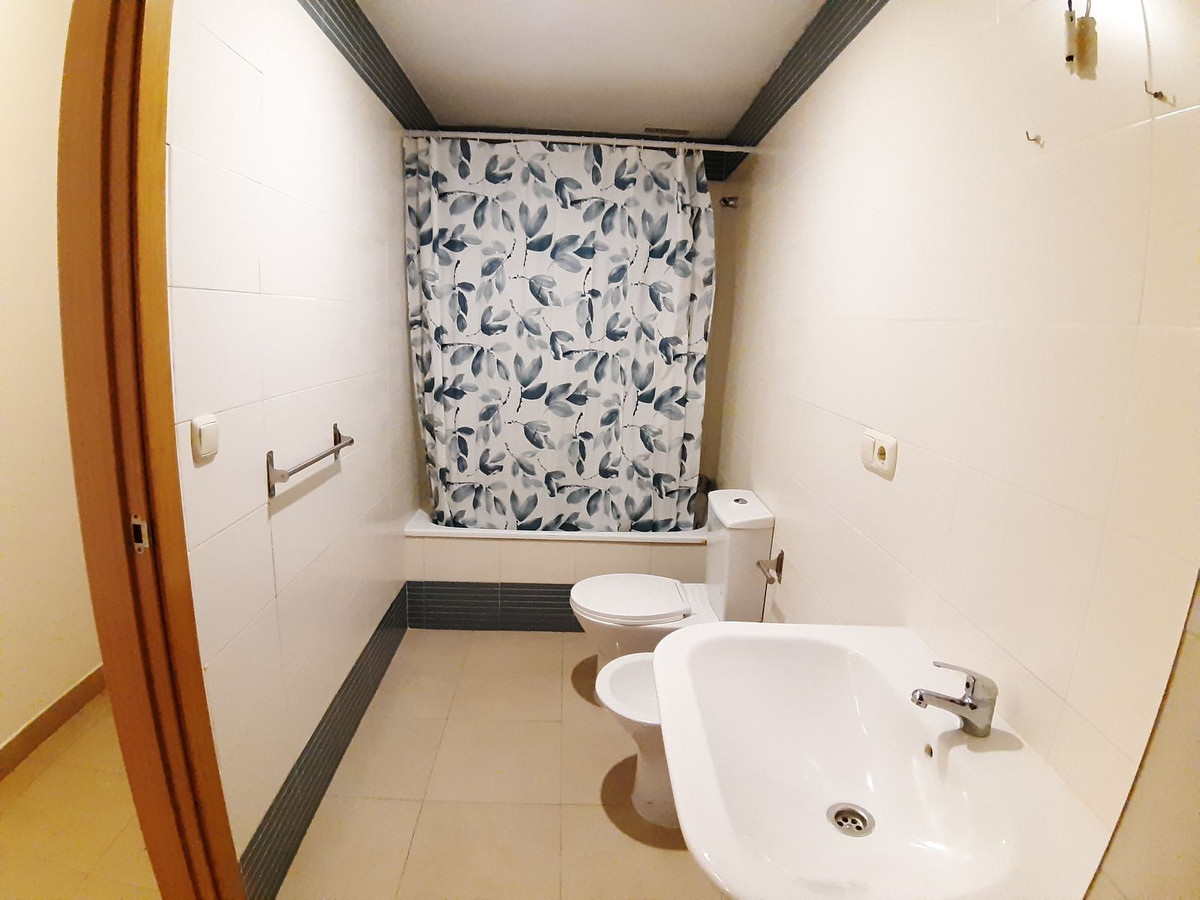 2 Bed Apartment for sale in Las Lagunas Costa Del Sol, Málaga, Spain