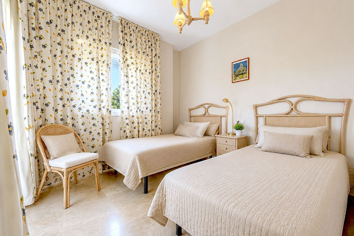 3 Bed Apartment for sale in Calahonda Costa Del Sol, Málaga, Spain