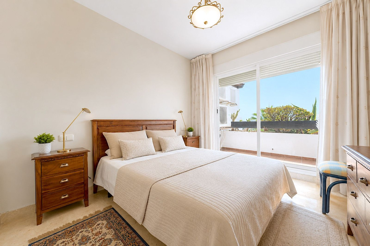3 Bed Apartment for sale in Calahonda Costa Del Sol, Málaga, Spain