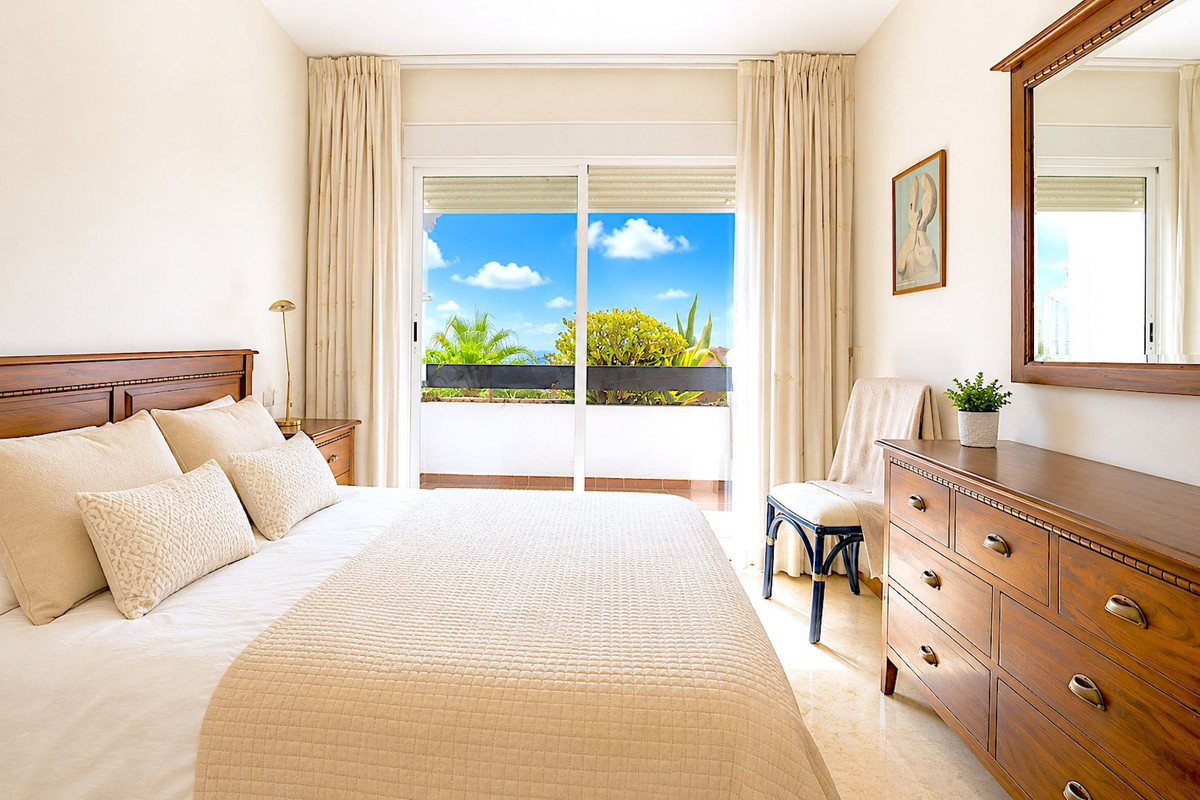 3 Bed Apartment for sale in Calahonda Costa Del Sol, Málaga, Spain