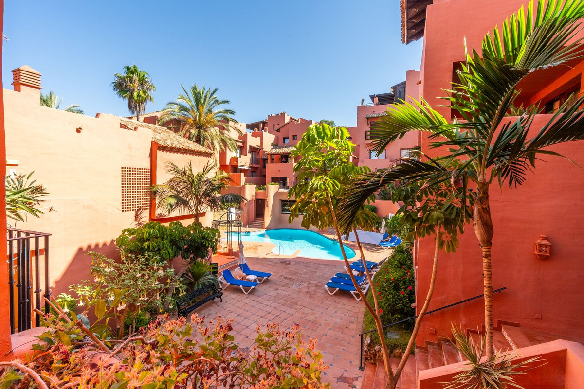 Se vende Apartamento Planta Media de 3 dormitorios en Costa Del Sol, Málaga, España