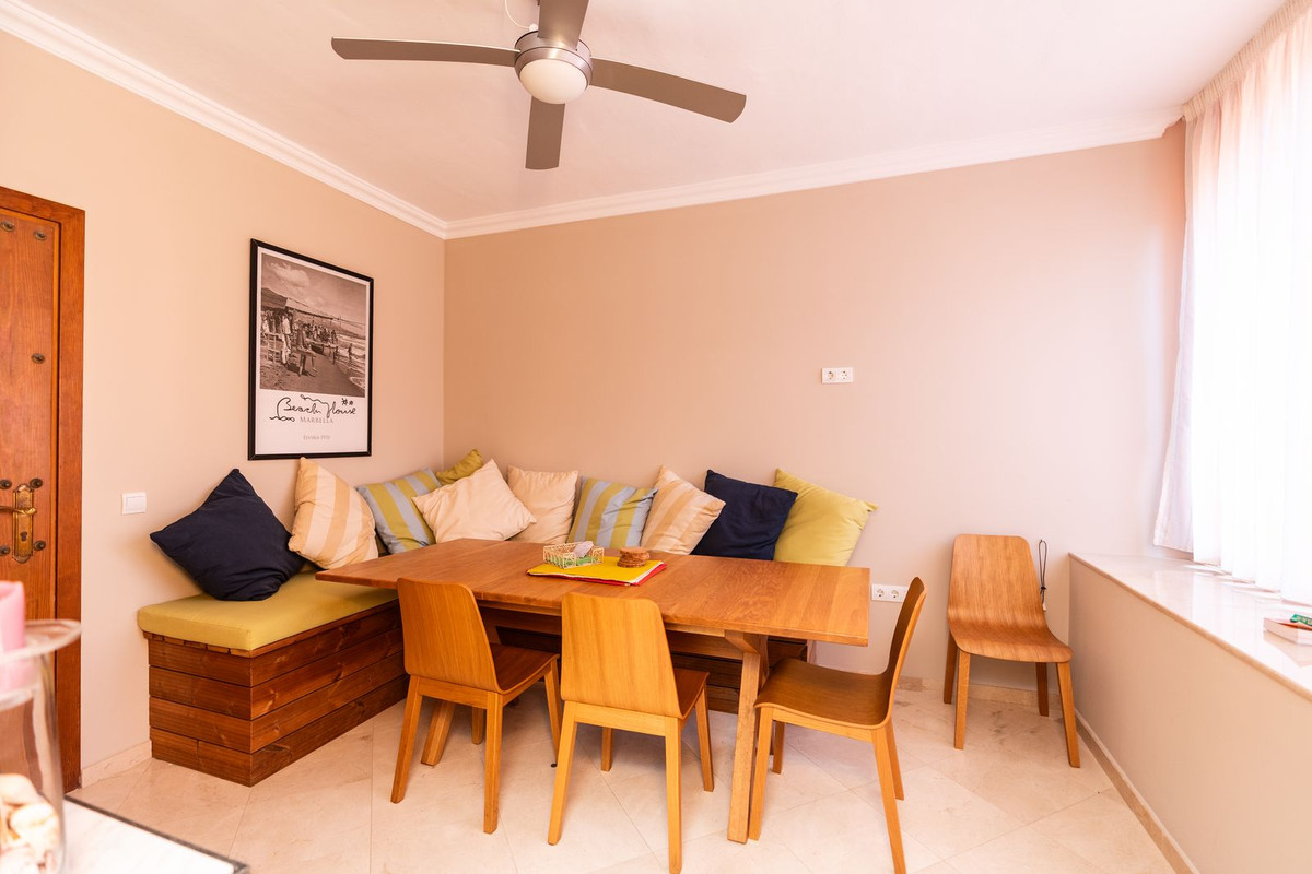 Se vende Apartamento Planta Media de 3 dormitorios en Costa Del Sol, Málaga, España