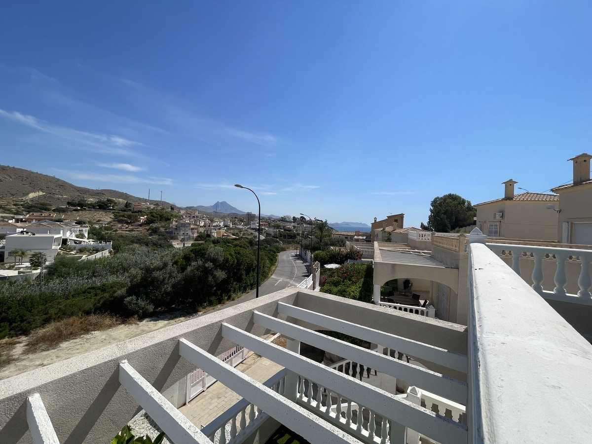 3 Bed Townhouse for sale in El Campello Costa Blanca, Alicante, Spain