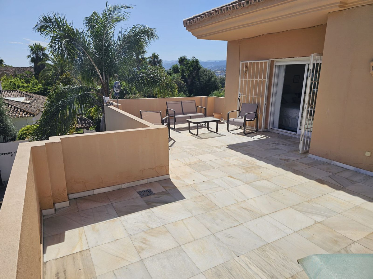 5 Bed Townhouse for sale in Nueva Andalucía Costa Del Sol, Málaga, Spain