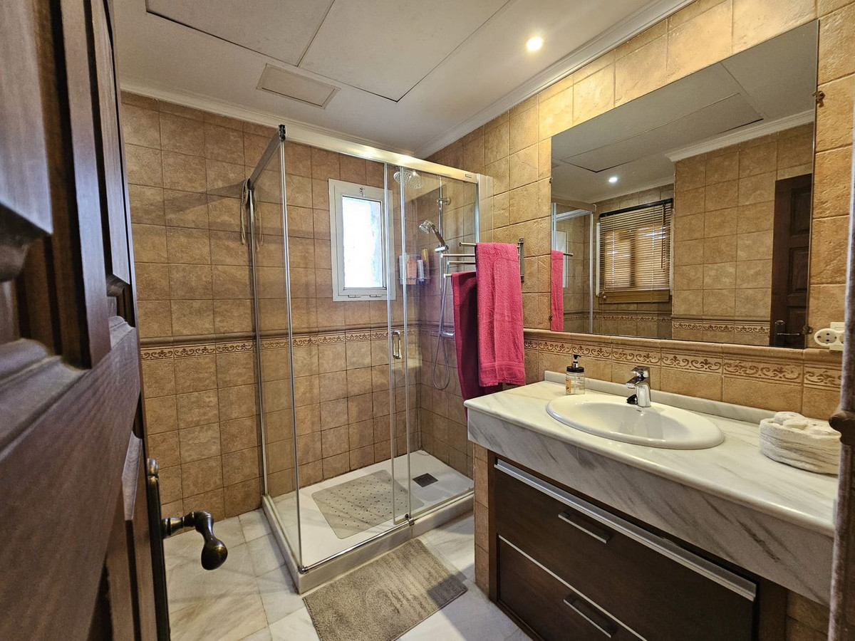 5 Bed Townhouse for sale in Nueva Andalucía Costa Del Sol, Málaga, Spain