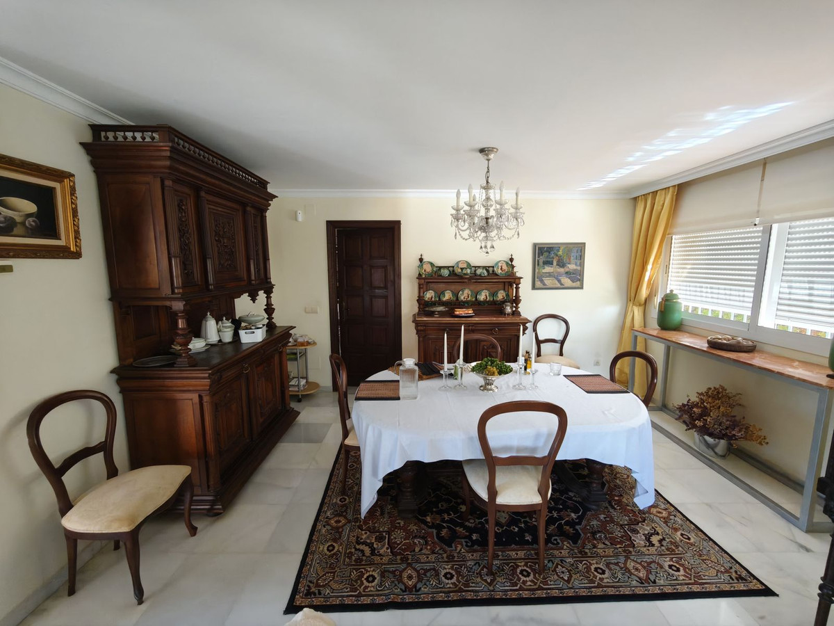 5 Bed Townhouse for sale in Nueva Andalucía Costa Del Sol, Málaga, Spain