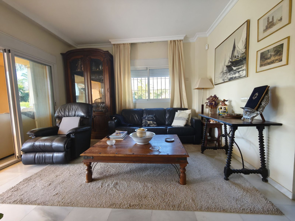 5 Bed Townhouse for sale in Nueva Andalucía Costa Del Sol, Málaga, Spain