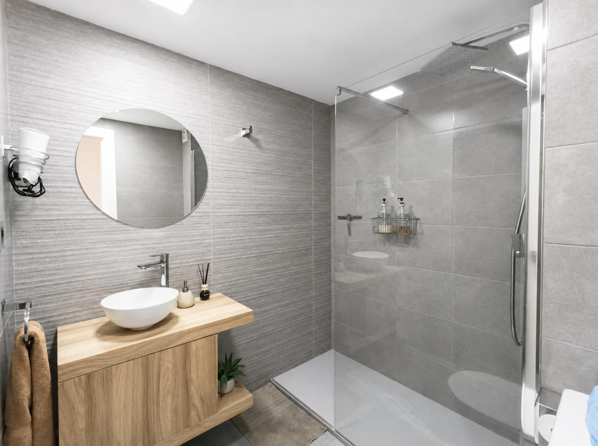 2 Bed Apartment for sale in Torremolinos Centro Costa Del Sol, Málaga, Spain