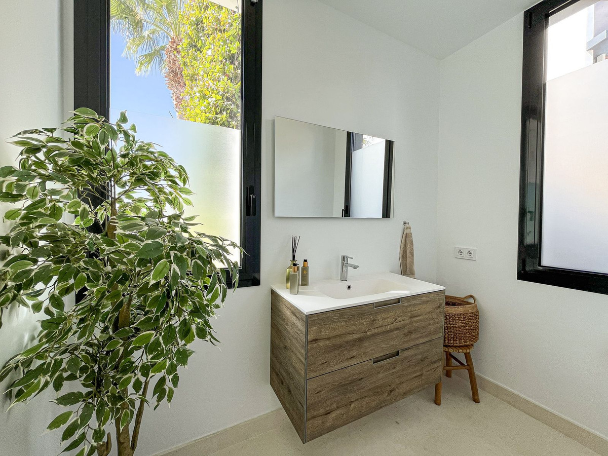 5 Bed Townhouse for sale in Cabopino Costa Del Sol, Málaga, Spain