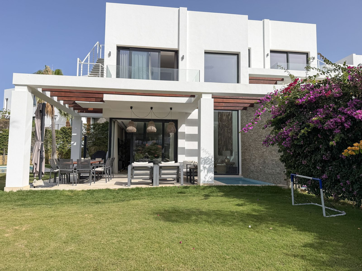 5 Bed Townhouse for sale in Cabopino Costa Del Sol, Málaga, Spain