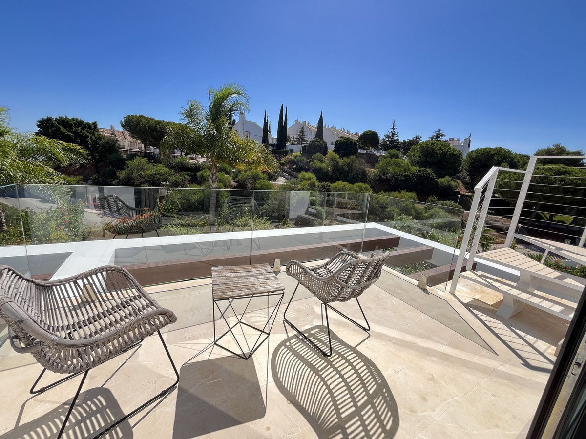 5 Bed Townhouse for sale in Cabopino Costa Del Sol, Málaga, Spain