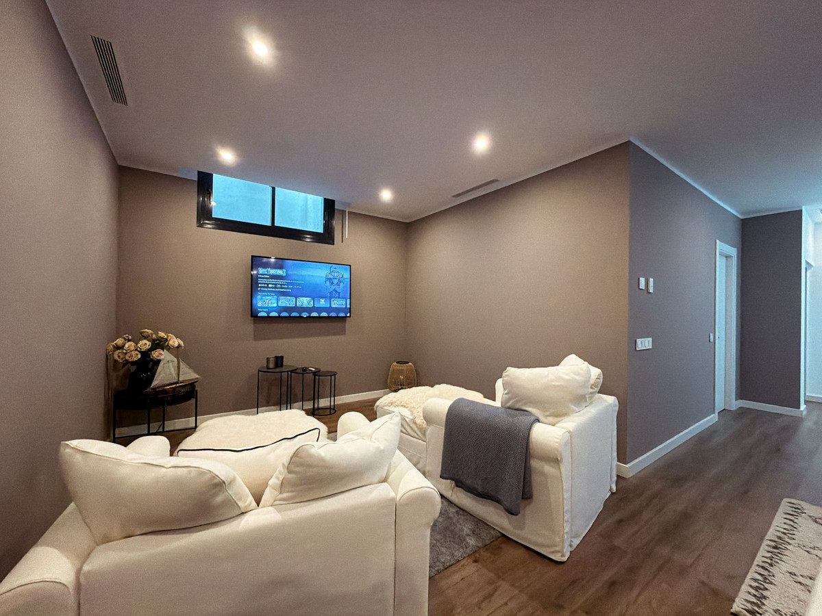 5 Bed Townhouse for sale in Cabopino Costa Del Sol, Málaga, Spain