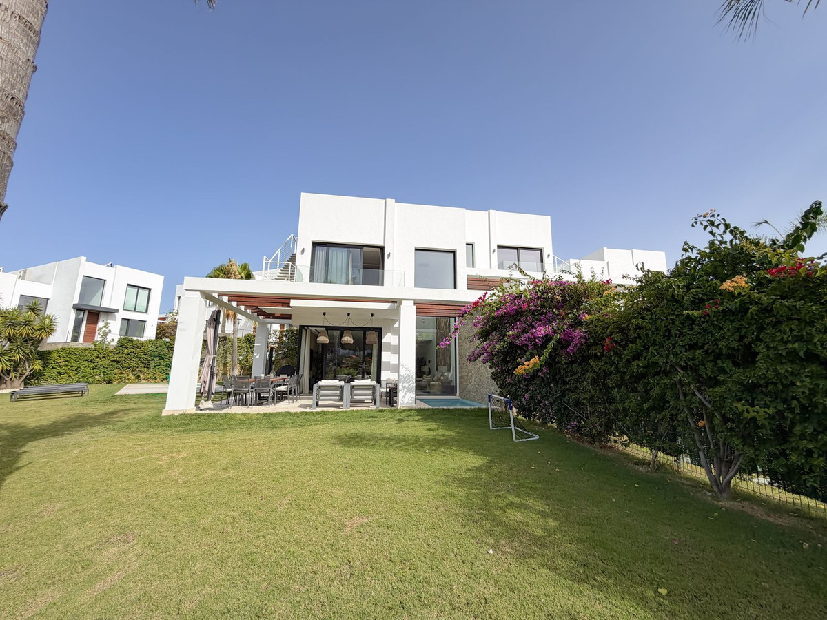5 Bed Townhouse for sale in Cabopino Costa Del Sol, Málaga, Spain
