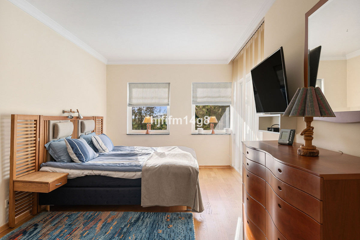 3 Bed Apartment for sale in La Quinta Costa Del Sol, Málaga, Spain