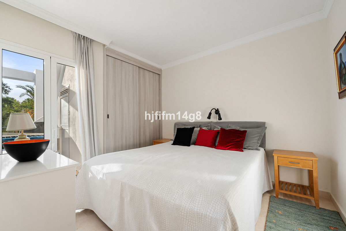 3 Bed Apartment for sale in La Quinta Costa Del Sol, Málaga, Spain