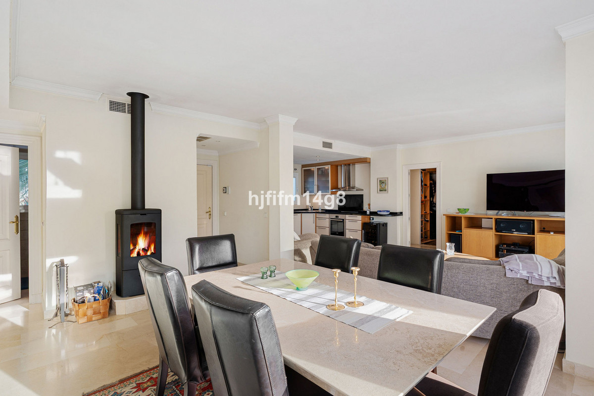 3 Bed Apartment for sale in La Quinta Costa Del Sol, Málaga, Spain