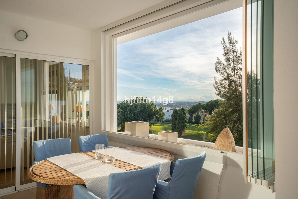3 Bed Apartment for sale in La Quinta Costa Del Sol, Málaga, Spain