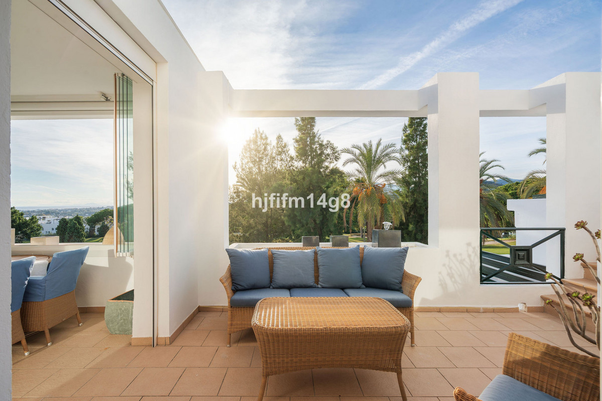 3 Bed Apartment for sale in La Quinta Costa Del Sol, Málaga, Spain