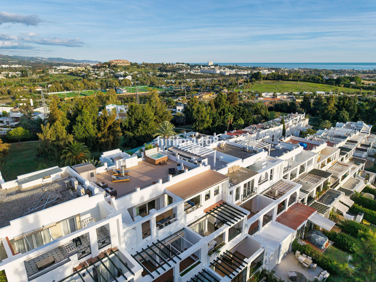 3 Bed Apartment for sale in La Quinta Costa Del Sol, Málaga, Spain