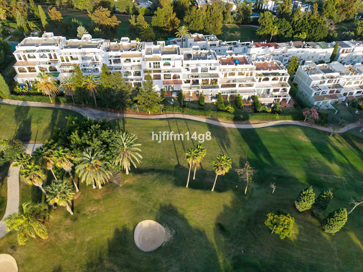 3 Bed Apartment for sale in La Quinta Costa Del Sol, Málaga, Spain