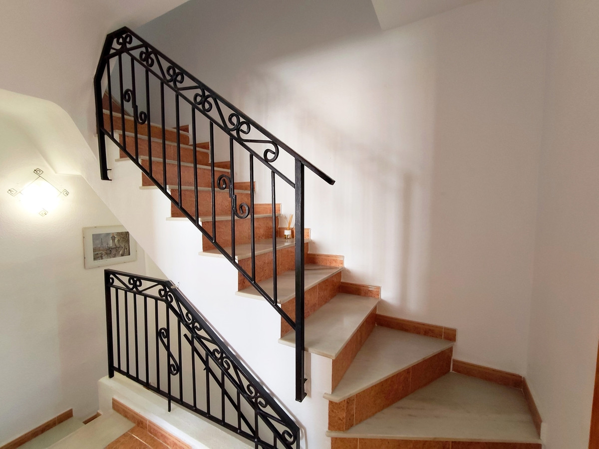 Se vende Adosada de 6 dormitorios en Costa Blanca, Alicante, España