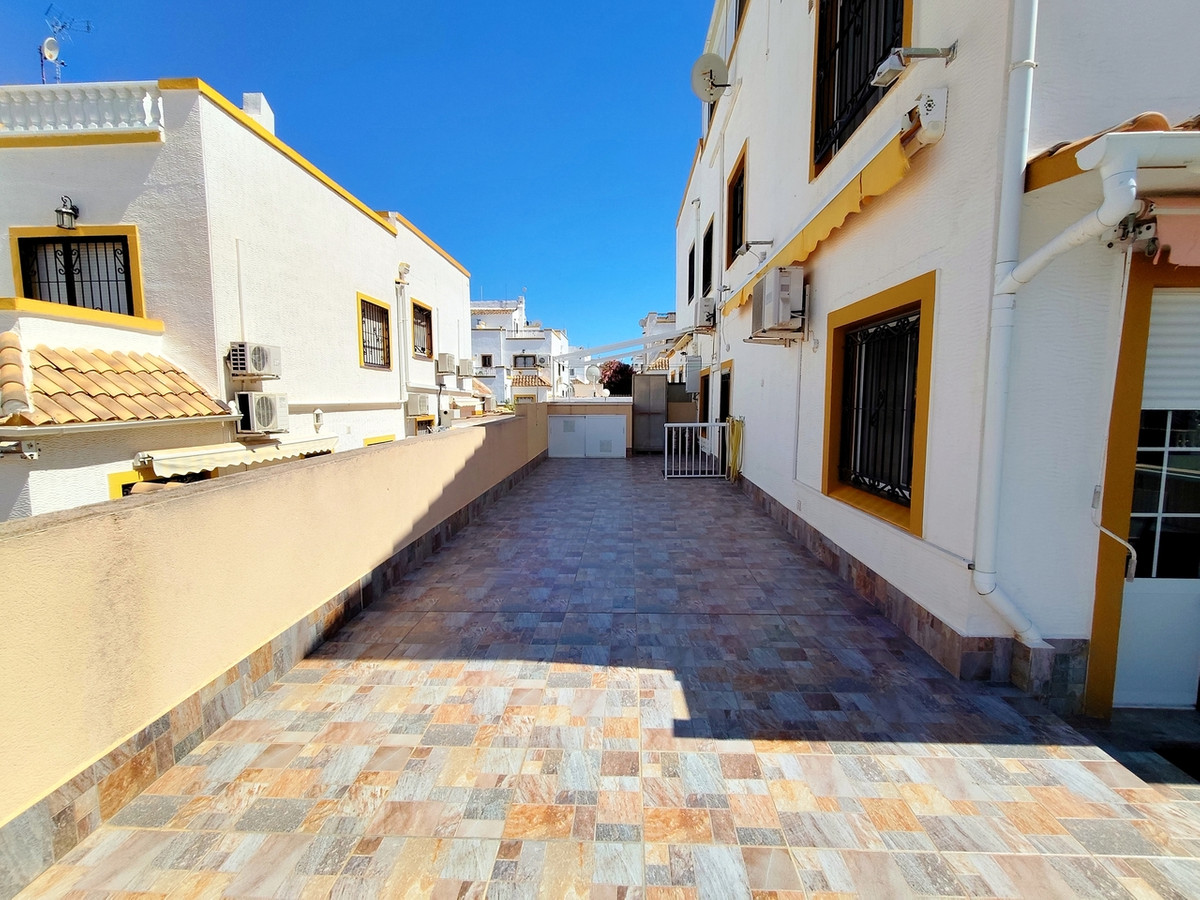 Se vende Adosada de 6 dormitorios en Costa Blanca, Alicante, España