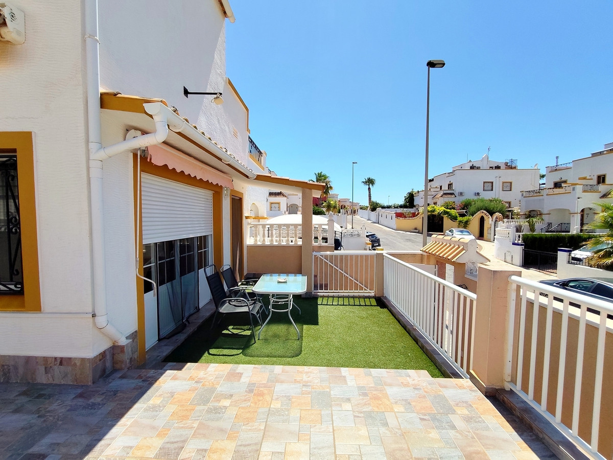 Se vende Adosada de 6 dormitorios en Costa Blanca, Alicante, España