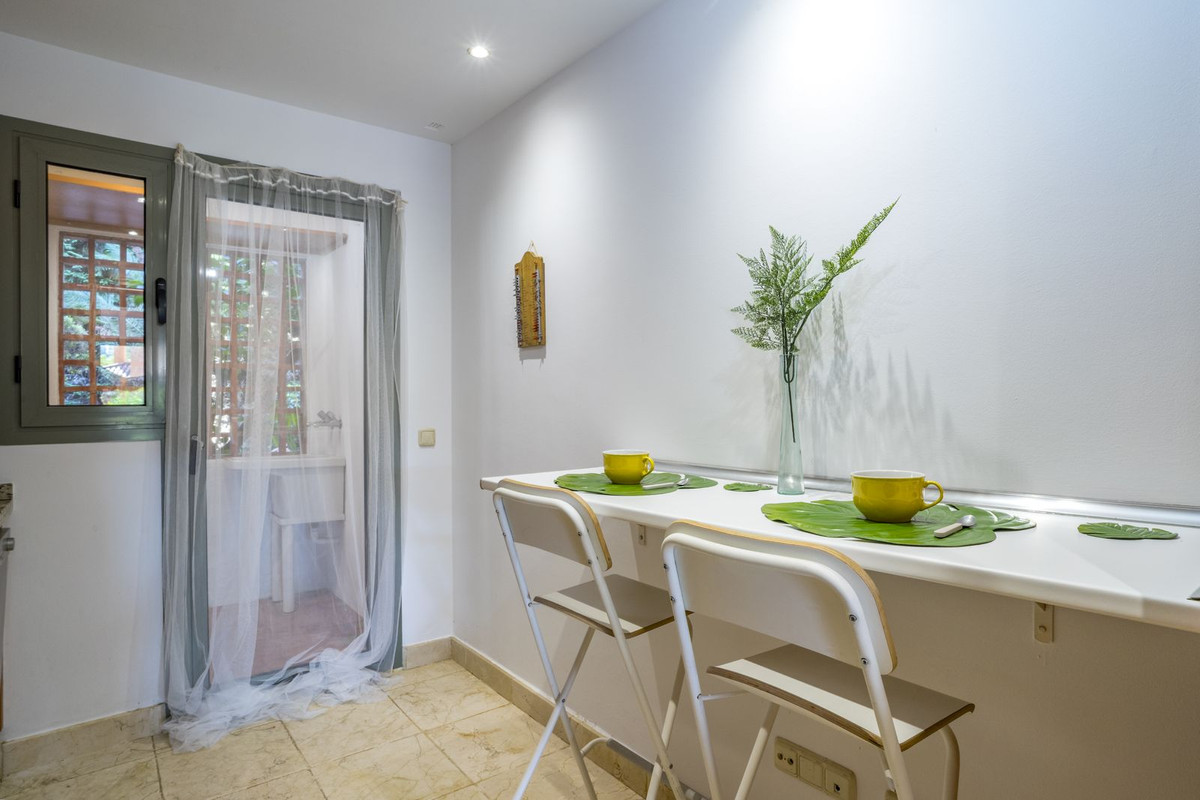 2 Bed Apartment for sale in Atalaya Costa Del Sol, Málaga, Spain