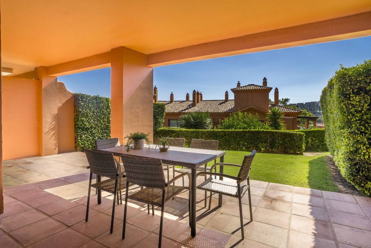 2 Bed Apartment for sale in Atalaya Costa Del Sol, Málaga, Spain