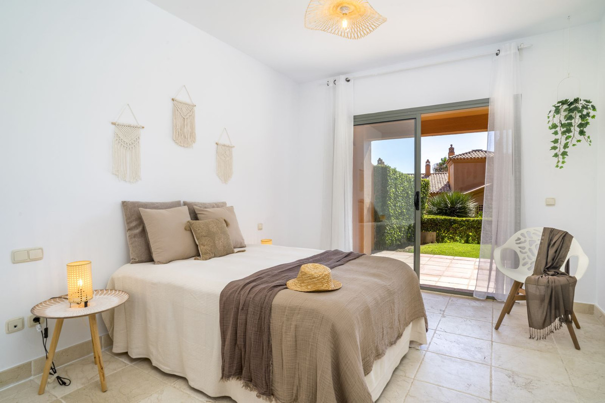 2 Bed Apartment for sale in Atalaya Costa Del Sol, Málaga, Spain