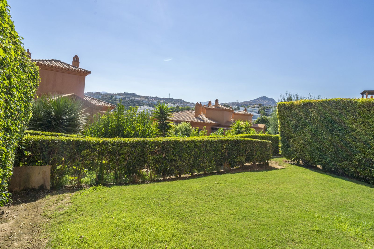 2 Bed Apartment for sale in Atalaya Costa Del Sol, Málaga, Spain