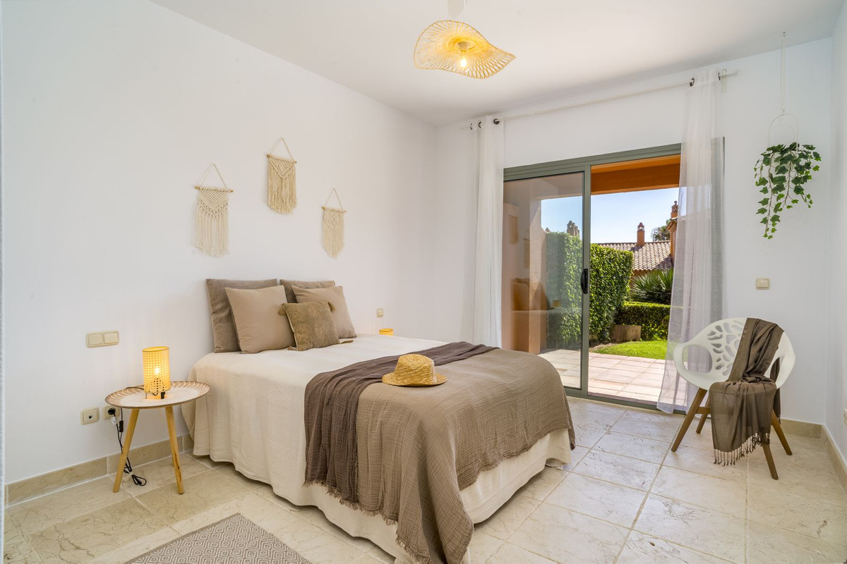 2 Bed Apartment for sale in Atalaya Costa Del Sol, Málaga, Spain