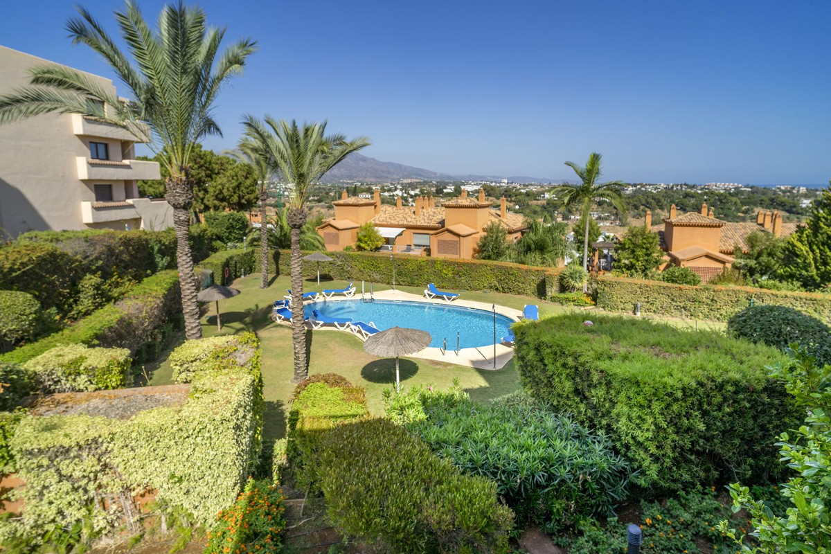 2 Bed Apartment for sale in Atalaya Costa Del Sol, Málaga, Spain