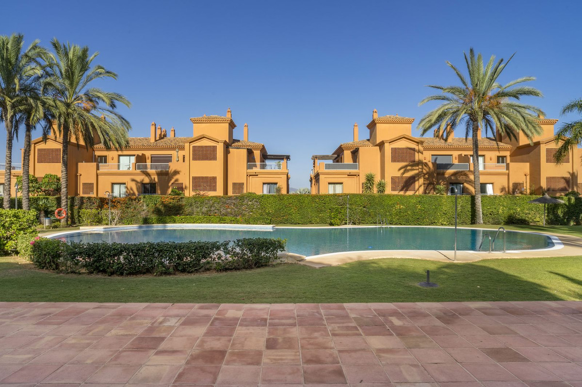 2 Bed Apartment for sale in Atalaya Costa Del Sol, Málaga, Spain