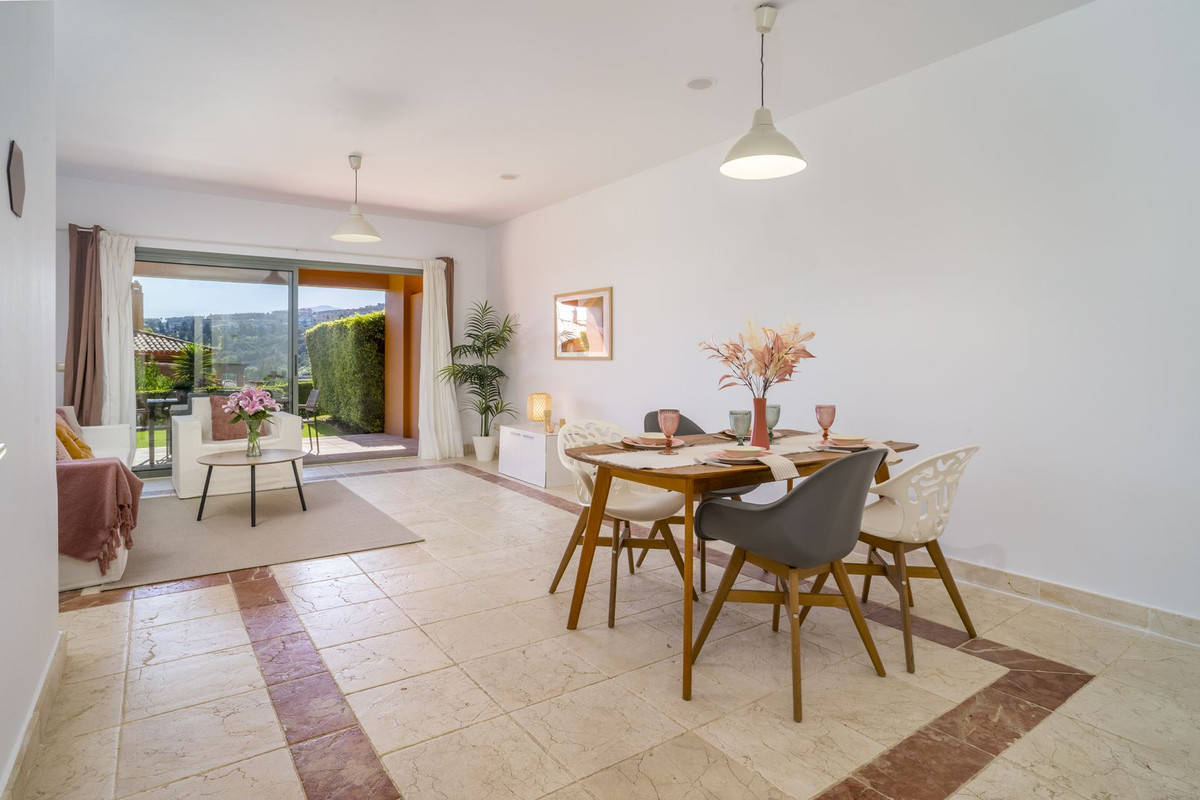 2 Bed Apartment for sale in Atalaya Costa Del Sol, Málaga, Spain