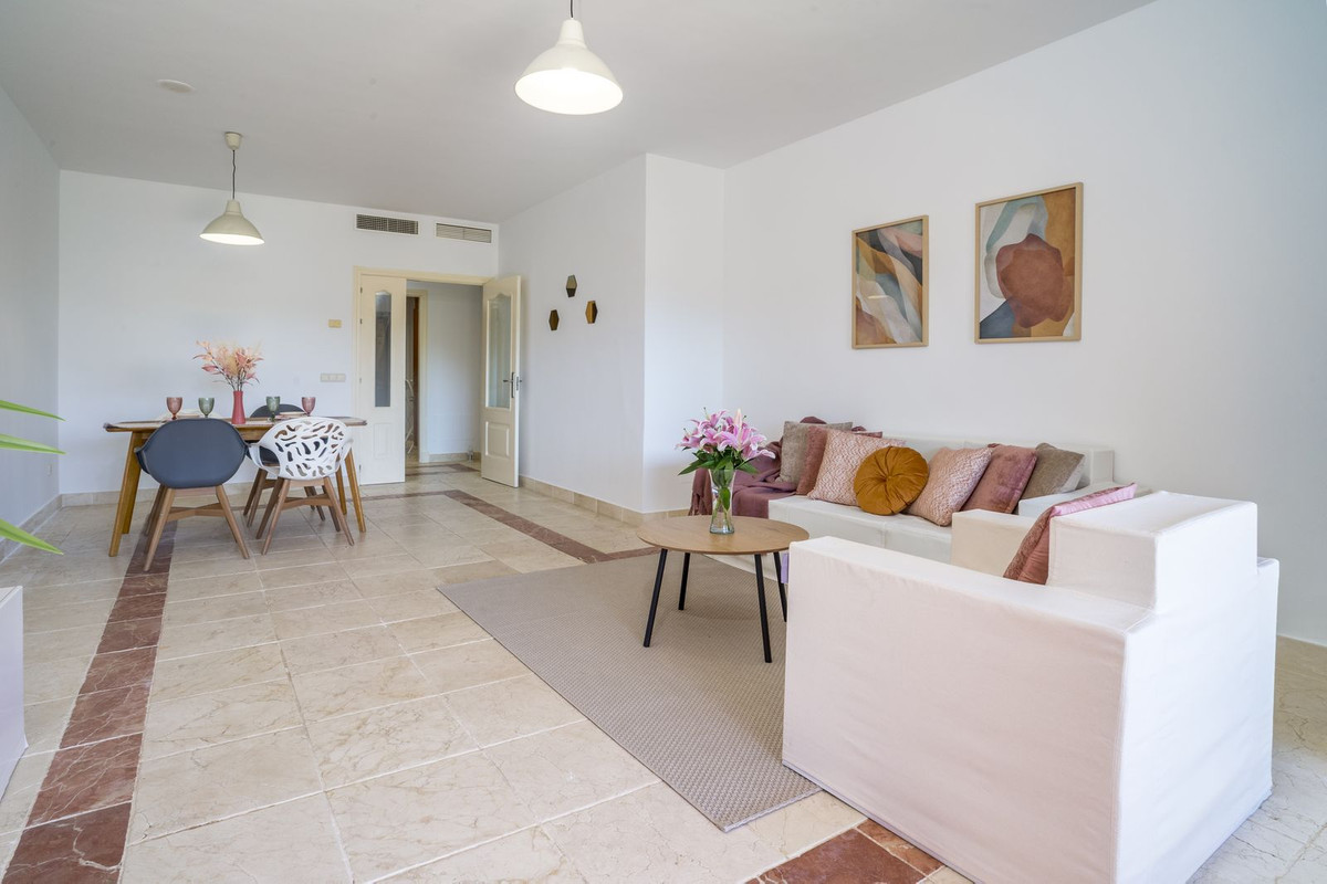 2 Bed Apartment for sale in Atalaya Costa Del Sol, Málaga, Spain