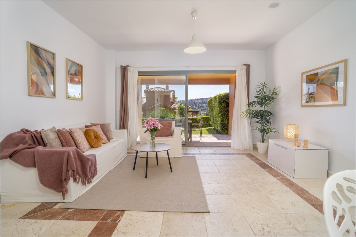2 Bed Apartment for sale in Atalaya Costa Del Sol, Málaga, Spain