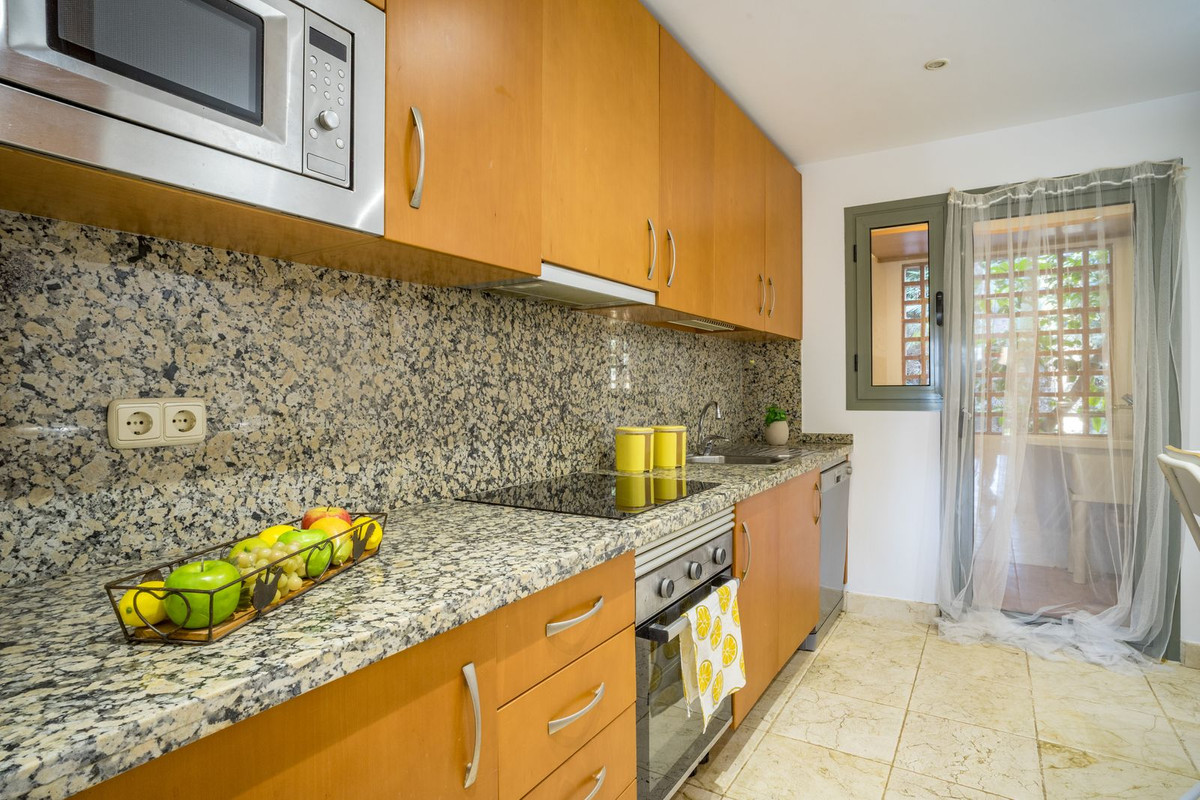 2 Bed Apartment for sale in Atalaya Costa Del Sol, Málaga, Spain